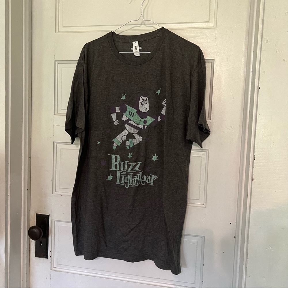 Buzz light year Toy Story Disney tee